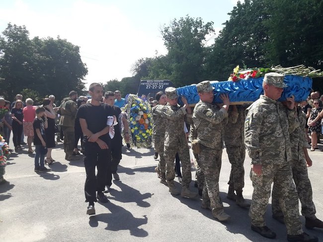 С воином 57-й ОМПБр Павлом Тихоновым, погибшим на Донбассе, простились в Кропивницком 05 С воином 57-й ОМПБр Павлом Тихоновым, погибшим на Донбассе, простились в Кропивницком 05