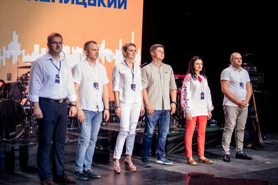 Вакарчук выдает халявные концерты за всенародную поддержку - 183128 Вакарчук выдает халявные концерты за всенародную поддержку - фото 183128 dqxikeidqxidqrant