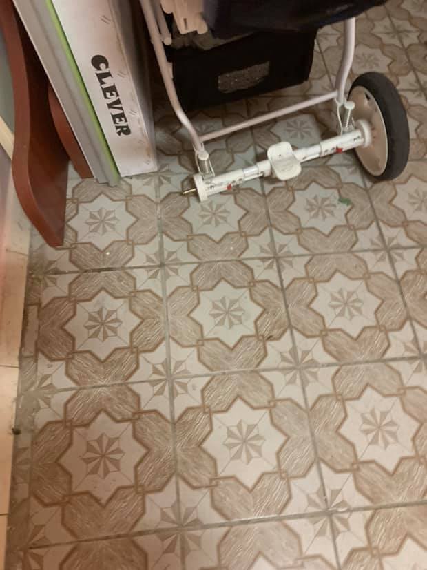 Пробитая шина коляски dqxikeidqxidqrant