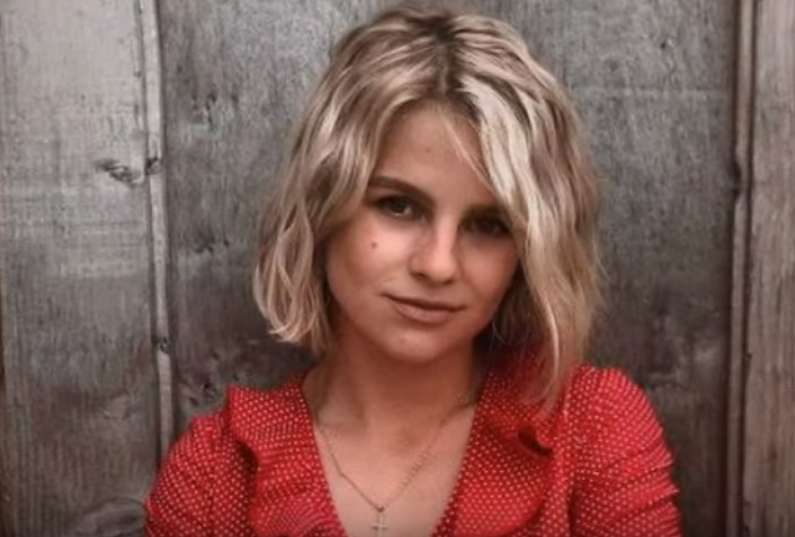 ПоÑÑ‚Ñ€Ð°Ð´Ð°Ð²ÑˆÐ°Ñ Ð´ÐµÐ²ÑƒÑˆÐºÐ° dqxikeidqxidqeant