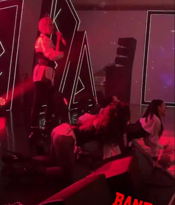 Maruv      . : Instagram / vova_ostapchuk