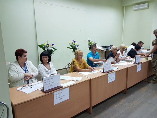 В Бахмуте проголосовала 15-летняя девушка 02 В Бахмуте проголосовала 15-летняя девушка 02 dqxikeidqxidqrant