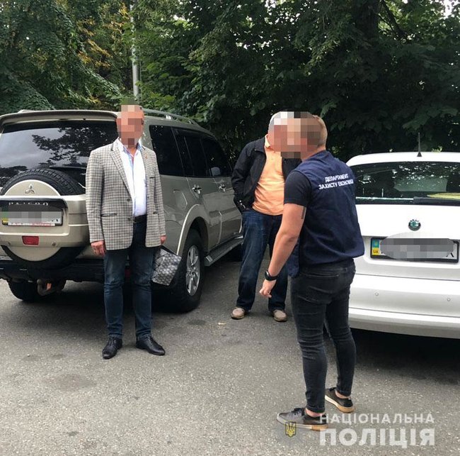 На взятке 1,5$ млн задержаны топ-чиновники Института охраны почв Украины и госпредприятия Головинский карьер, - Нацполиция 02 На взятке 1,5$ млн задержаны топ-чиновники Института охраны почв Украины и госпредприятия Головинский карьер, - Нацполиция 02 dqxikeidqxidqeant