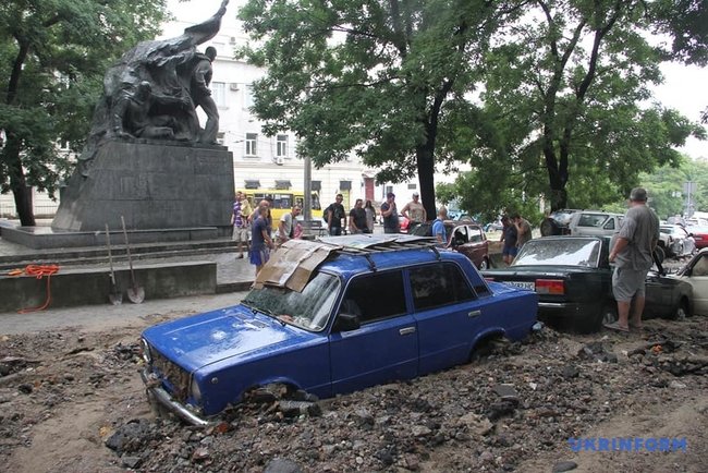 ÐоÑной ÑÑаган в ÐдеÑÑе повалил деÑÑÑки деÑевÑев, обоÑвал пÑовода, повÑедил ÑÑанÑпоÑÑ 02 dqxikeidqxidqrant