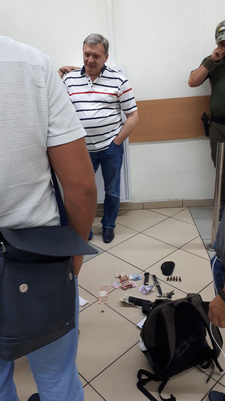 Мелочь одна - в Сети опубликовали фото с места задержания Грымчака Мелочь одна - в Сети опубликовали фото с места задержания Грымчака - фото 2 dqxikeidqxidqeant