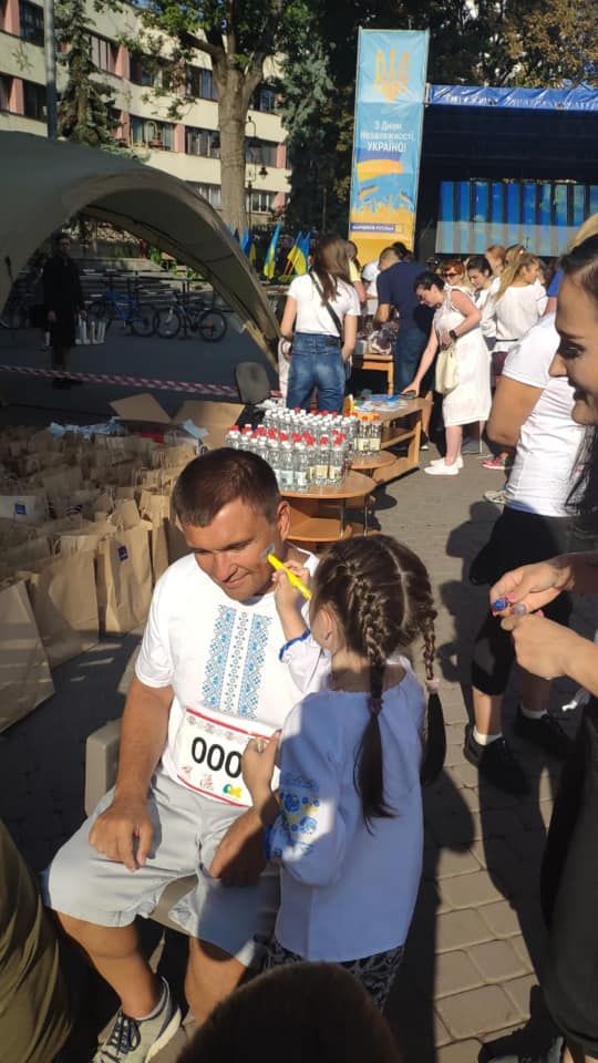 Климкин принял участие в забеге в вышиванках в Ивано-Франковске Климкин принял участие в забеге в вышиванках в Ивано-Франковске dqxikeidqxidqrant