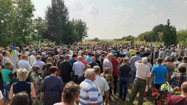 Украинского воина погибшего на Донбассе Александра Грицаюка похоронили в Черкасской области 09 Украинского воина погибшего на Донбассе Александра Грицаюка похоронили в Черкасской области 09