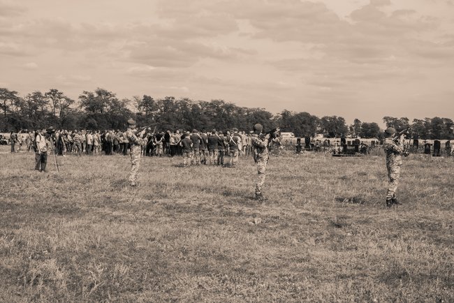 С погибÑим на ÐонбаÑÑе моÑпеÑ
ом Ðиколаем ÐбÑÑ
овÑким пÑоÑÑилиÑÑ Ð½Ð° ÐиколаевÑине 06