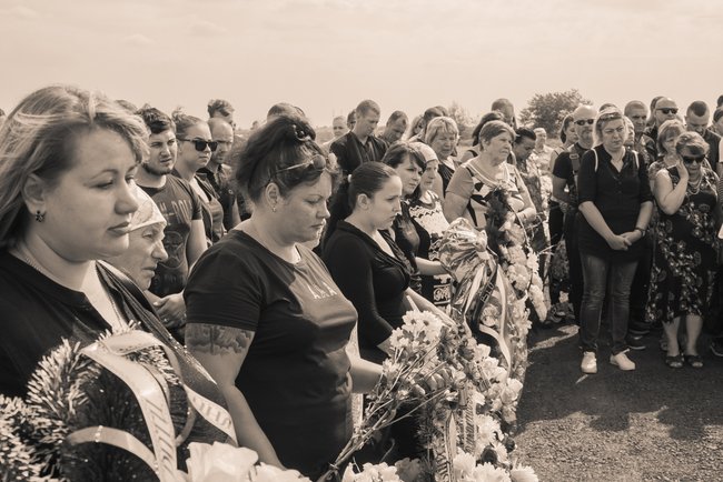 С погибÑим на ÐонбаÑÑе моÑпеÑ
ом Ðиколаем ÐбÑÑ
овÑким пÑоÑÑилиÑÑ Ð½Ð° ÐиколаевÑине 07