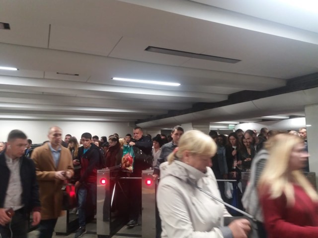 Ð”Ð°Ð²ÐºÐ° Ð½Ð°Â ÑÑ‚Ð°Ð½Ñ†Ð¸Ð¸ Ð¼ÐµÑ‚Ñ€Ð¾ Â«Ð¡Ð²ÑÑ‚Ð¾ÑˆÐ¸Ð½Â». Ð¤Ð¾Ñ‚Ð¾: Â«Ð¡ÐµÐ³Ð¾Ð´Ð½ÑÂ»