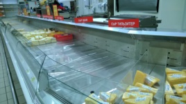 Кроме повышения стоимости продуктов, сократился ассортимент. Фото супермаркета в Симферополе, 15 января 2015 года dqxikeidqxidqeant