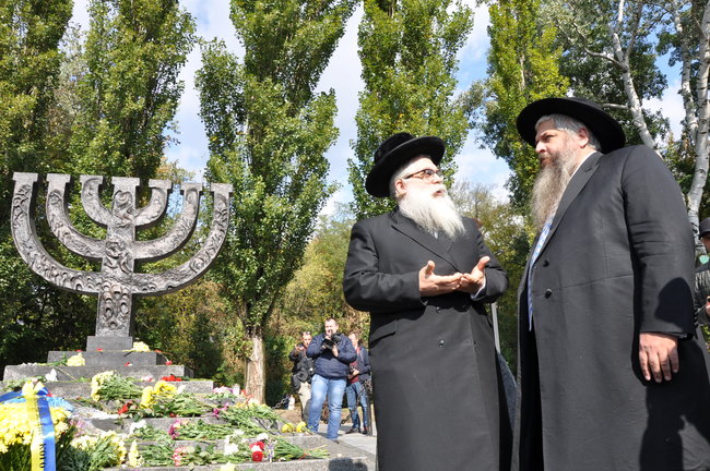 Марш в память о жертвах массовой казни в Бабьем яру состоялся в Киеве 08