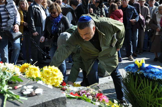 Марш в память о жертвах массовой казни в Бабьем яру состоялся в Киеве 14