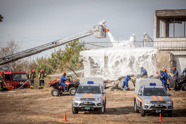 Зеленский принял участие в учениях органов МВД 08 Зеленский принял участие в учениях органов МВД 08