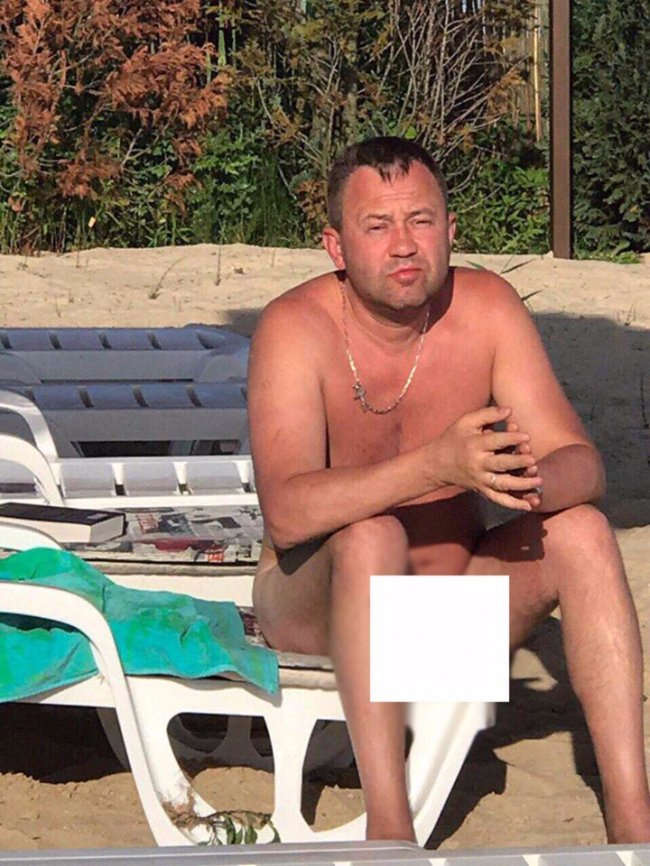 Стало відомо, хто був у компанії голих мажорів на Світязі Стало відомо, хто був у компанії голих мажорів на Світязі dqxikeidqxidqrant