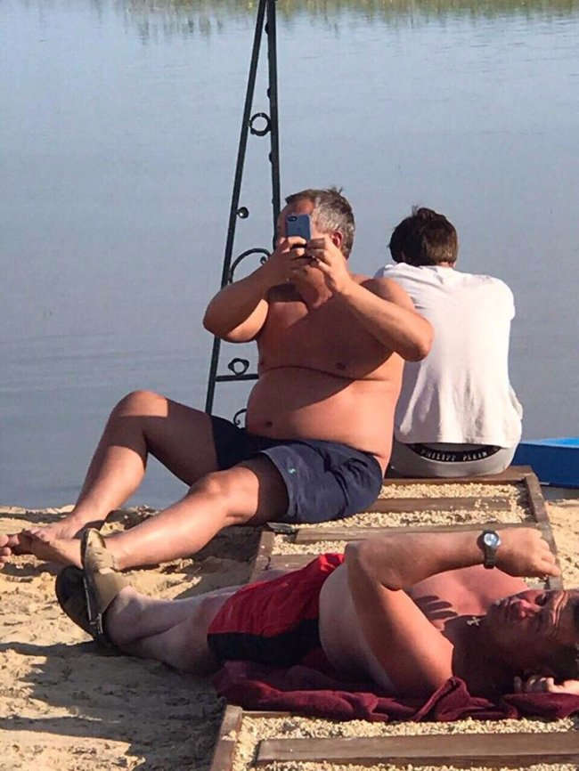 Стало відомо, хто був у компанії голих мажорів на Світязі Стало відомо, хто був у компанії голих мажорів на Світязі