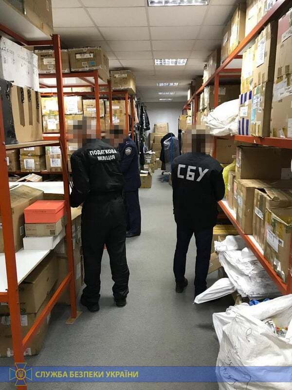 "Получали по $40 тысяч": СБУ раскрыла схему контрабанды одежды dqxikeidqxidqrant