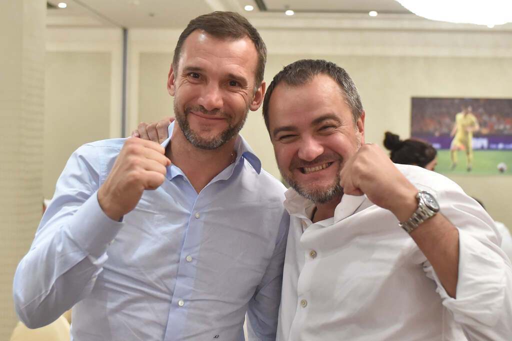 Сенцов был в VIP-ложе, где Суркисы якобы били Павелко, видео и фото