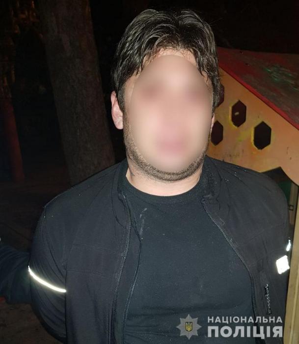 35-летнего грузина задержали на вокзале при попытке сбежать dqxikeidqxidqeant