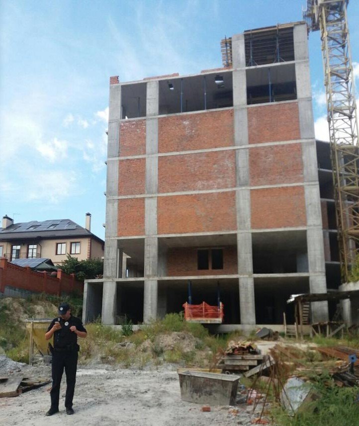 Валерій Дубіль займається будівельними аферами – розслідування Нардеп Валерий Дубиль может быть причастен к строительным аферам с жилыми комплексами в Киеве.