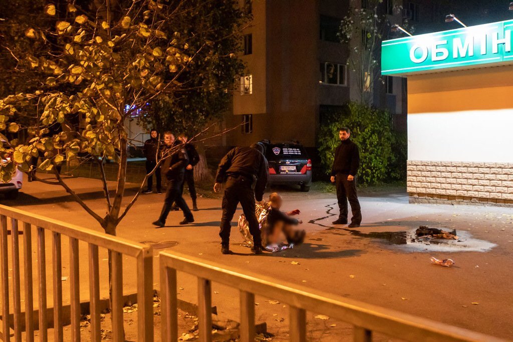 В Днепре обгоревший мужчина выбежал из пожара: фото 18+ dqxikeidqxidqeant