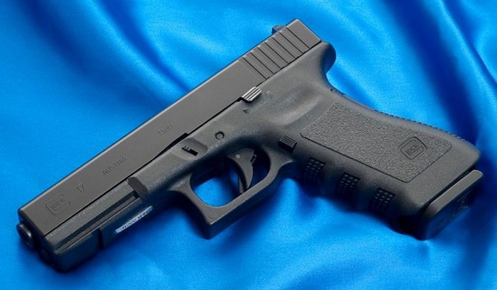 Glock 17     dqxikeidqxidqrant