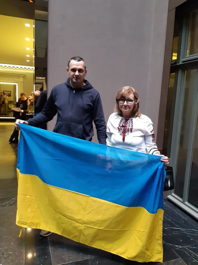 Сенцов на форуме Что делать в России?: Несите покрышки, а потом поджигайте! 01 Сенцов на форуме Что делать в России?: Несите покрышки, а потом поджигайте! 01 dqxikeidqxidqeant