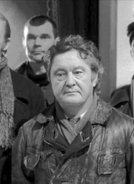 На изображении может находиться: 2 человека, часть тела крупным планом dqxikeidqxidqeant