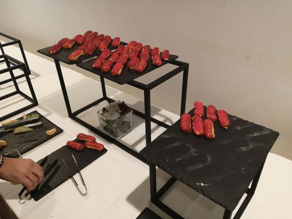 Денег нет? Появились эксклюзивные фото скромного фуршета у dqxikeidqxidqrant