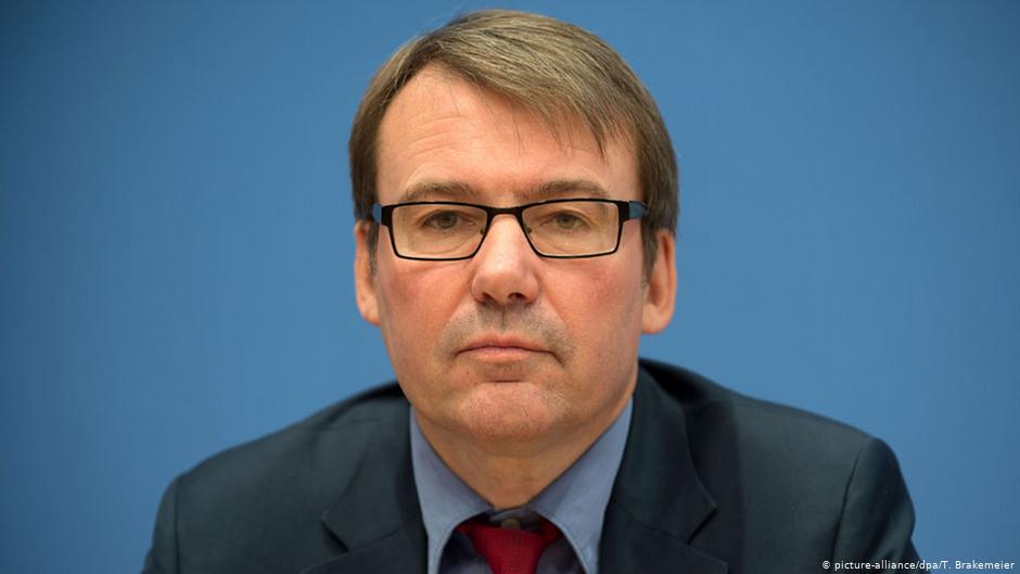 Херберт Брюккер Херберт Брюккер dqxikeidqxidqeant