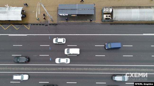 В умовах конкурсу – розпливчасте формулювання щодо того, чим там можна торгувати, насправді ж це – переважно цигарки та їжа