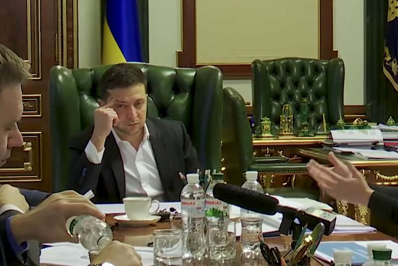 Зеленский устал и недоволен? Последние фото и видео президента