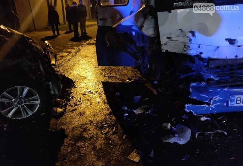 Маршрутка с пассажирами попала в страшное ДТП под Одессой