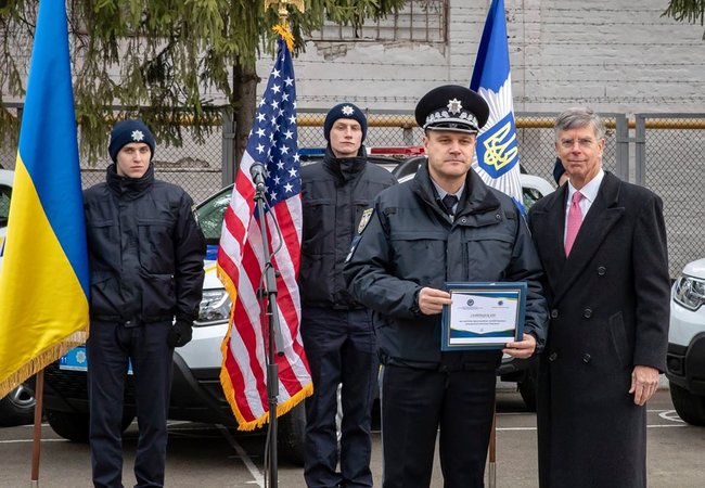 Тейлор от имени США передал Нацполиции Украины 88 автомобилей 02 Тейлор от имени США передал Нацполиции Украины 88 автомобилей 02 dqxikeidqxidqeant