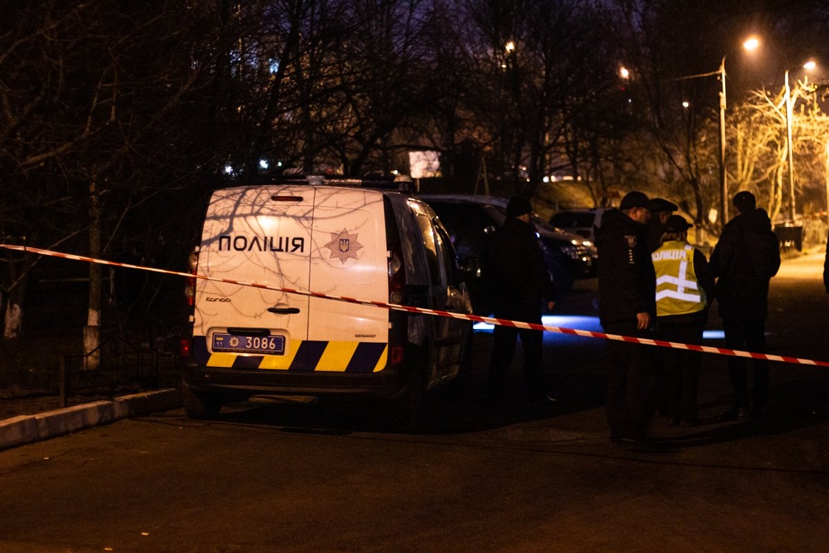 В Киеве водитель авто в Голосеевском районе наехал на взрывчатку dqxikeidqxidqrant