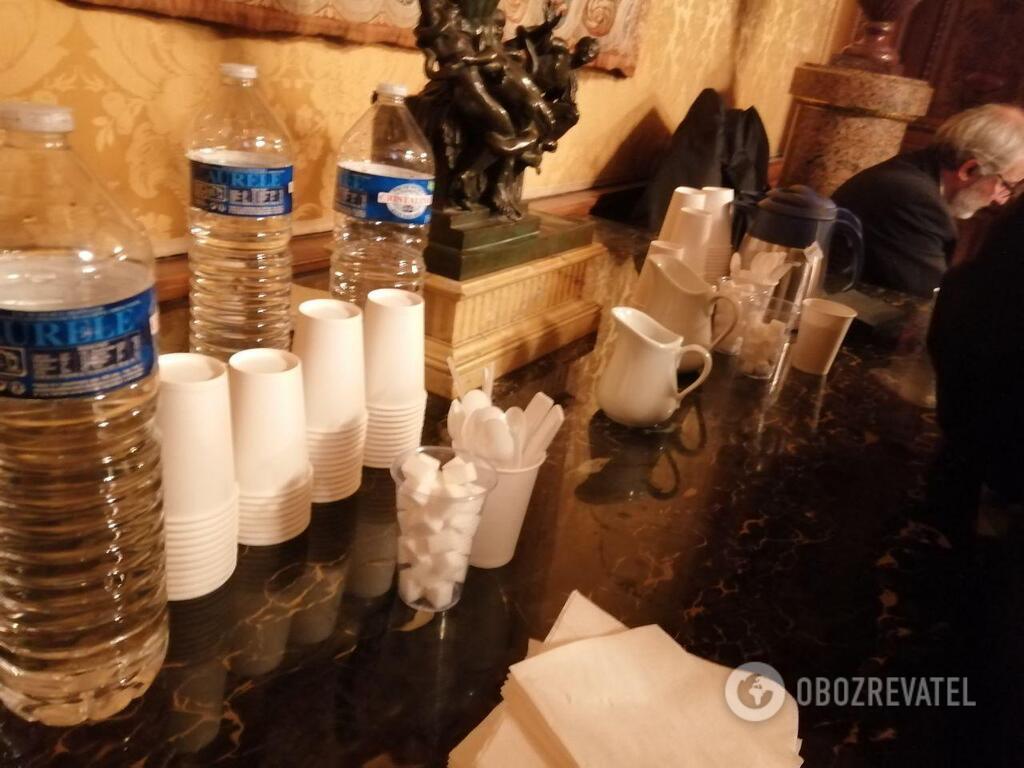 Париж поразил скромным фуршетом на нормандской встрече dqxikeidqxidqeant