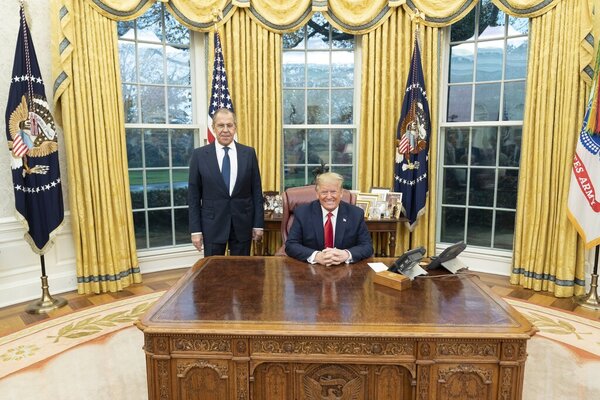 Лавров и Трамп на переговорах dqxikeidqxidqeant