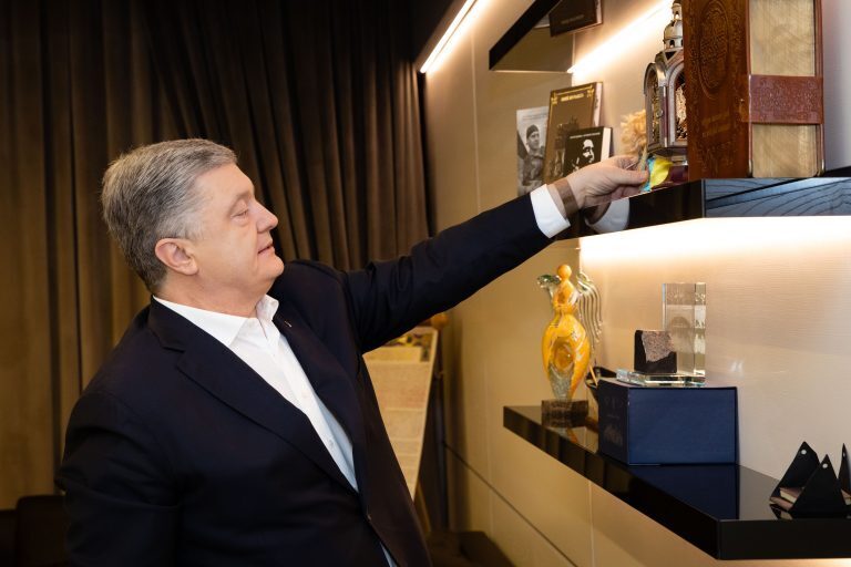 Петр Порошенко поздравил Дмитрия Марченко с освобождением dqxikeidqxidqeant