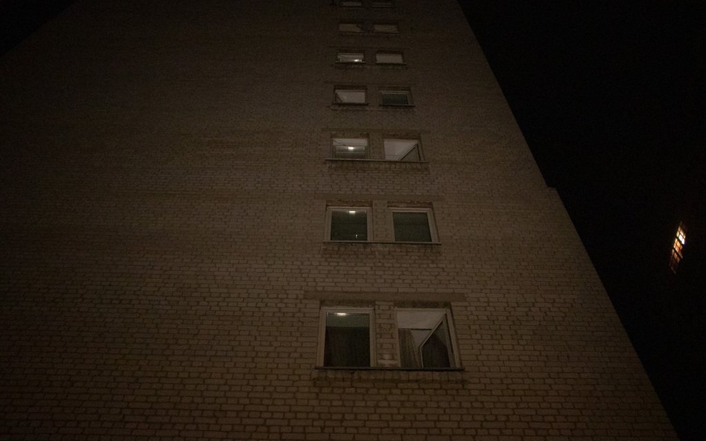 Во время ликвидации пожара в общежитии Киева из здания эвакуировали 300 человек