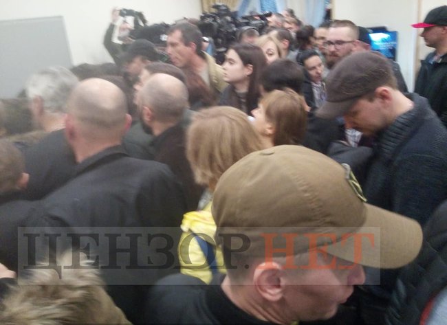 Судья ограничил доступ прессе и слушателям на заседание по апелляции Антоненко 03 Судья ограничил доступ прессе и слушателям на заседание по апелляции Антоненко 03