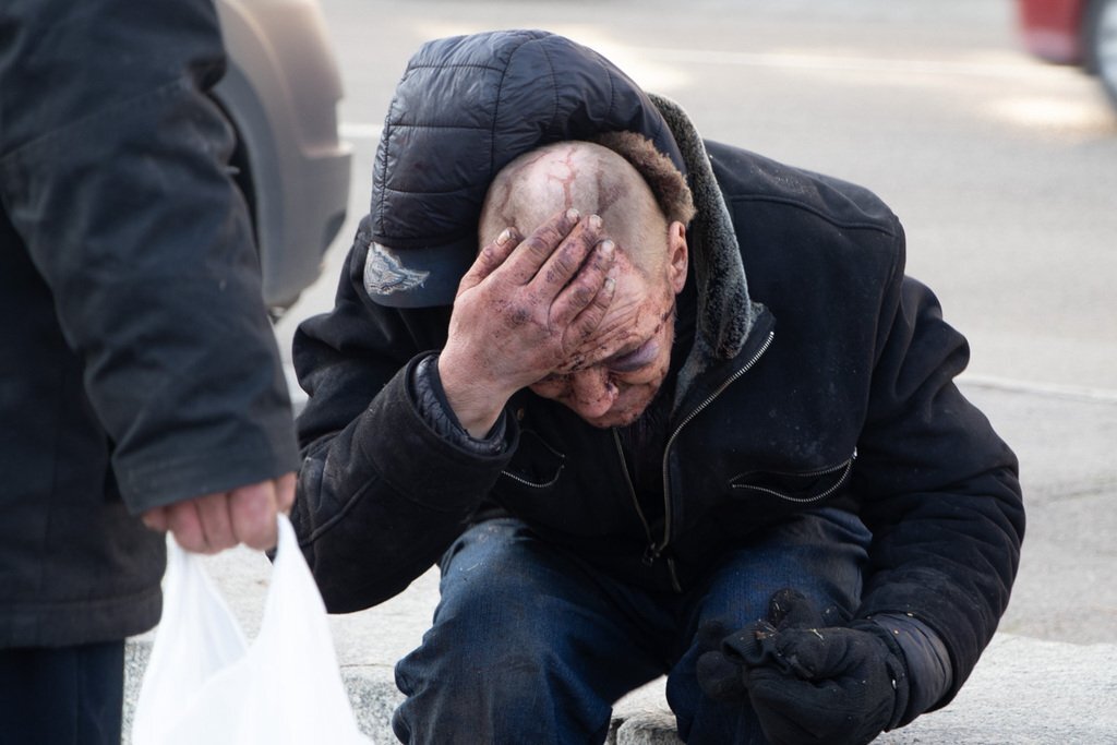 В Днепре подростки жестоко расправились над мужчиной