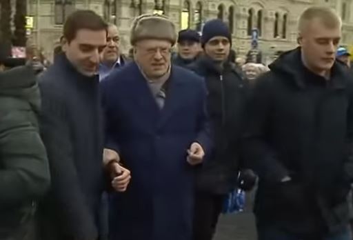 "А чего под ручку водят?" В состоянии Жириновского увидели "близкий кирдык", видео dqxikeidqxidqeant