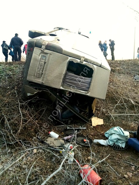 Под Киевом маршрутка вылетела с дороги и перевернулась, есть пострадавшие dqxikeidqxidqrant