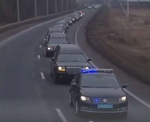 Последний путь жертв крушения самолета МАУ: появились фото траурного кортежа с высоты