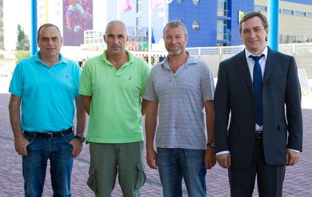 Александр Ярославский и Роман Абрамович (по центру) в Харькове в 2012 году (фото - пресс-служба Ярославского) Александр Ярославский и Роман Абрамович (по центру) в Харькове в 2012 году (фото - пресс-служба Ярославского)