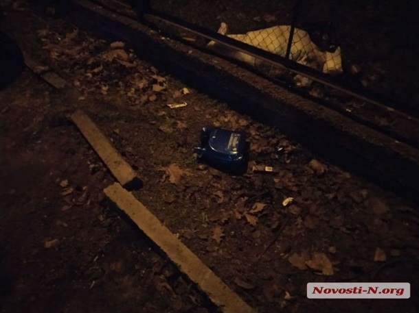 В Николаеве на парковке подожгли внедорожник dqxikeidqxidqeant