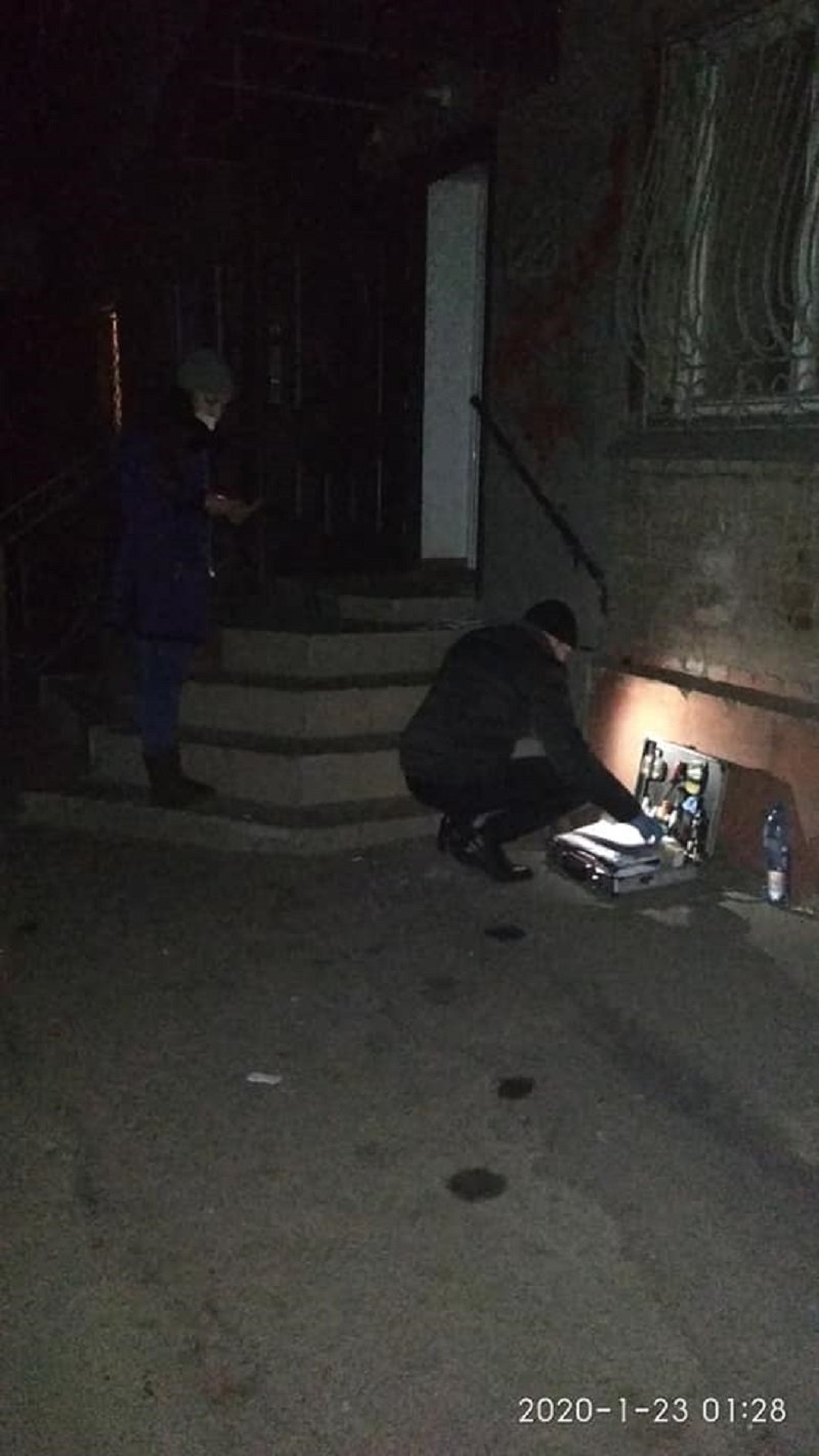 "Натуральный теракт": в Херсоне сожгли офис Партии Шария в жилом доме - фото 2 dqxikeidqxidqrant