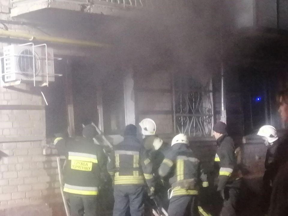 Ðа изобÑажении Ð¼Ð¾Ð¶ÐµÑ Ð½Ð°Ñ
одиÑÑÑÑ: один или неÑколÑко Ñеловек и лÑди ÑÑоÑÑ dqxikeidqxidqeant