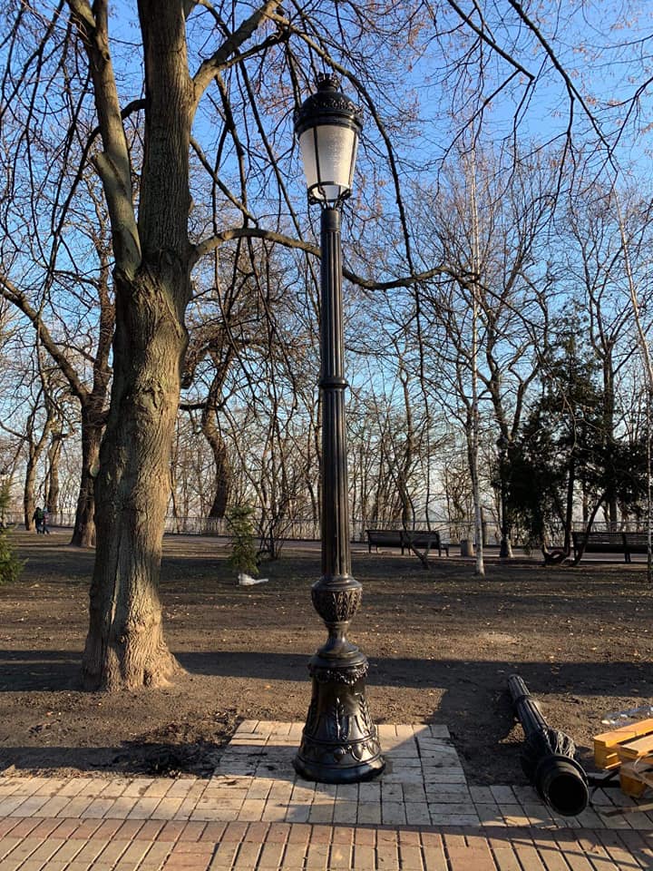 : facebook.com/chesno.kyiv