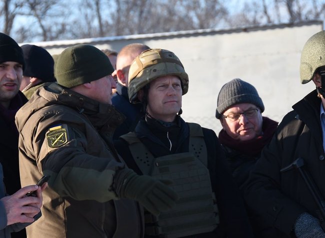 Глава МИД Дании Кофод посетил КПВВ Майорское в зоне проведения ООС 02 Глава МИД Дании Кофод посетил КПВВ Майорское в зоне проведения ООС 02 dqxikeidqxidqrant